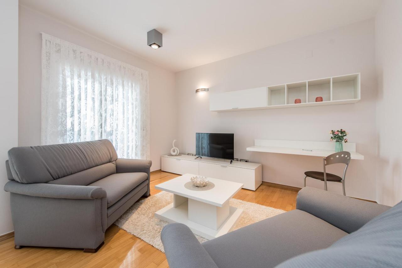 Ferienwohnung Pool Terrace Sea View Sarkic Novalja Exterior foto