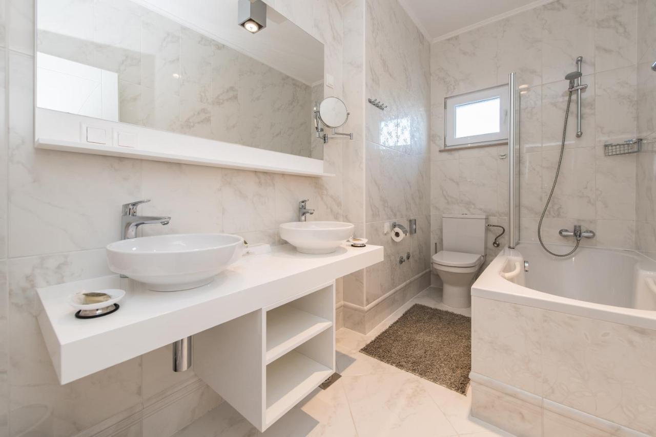 Ferienwohnung Pool Terrace Sea View Sarkic Novalja Exterior foto